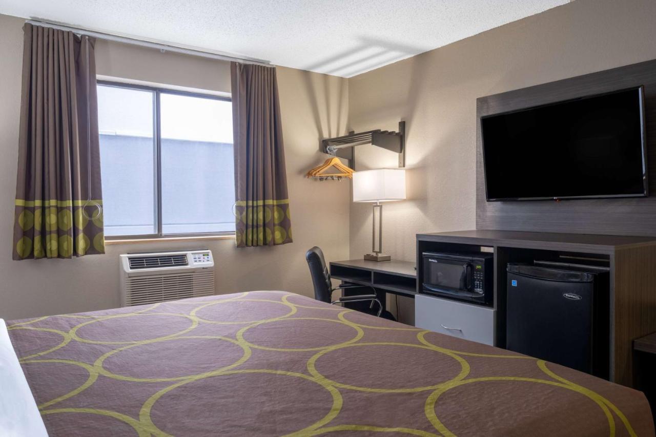 Hotel Super 8 By Wyndham Merrillville
